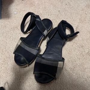 Vintage kids Burberry Espadrilles size 33 which is a US 1